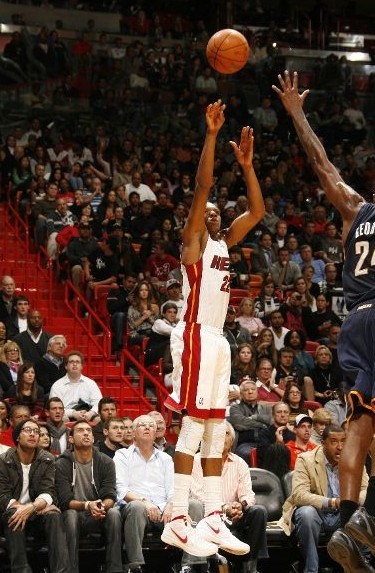 出手点与四 出手点与四